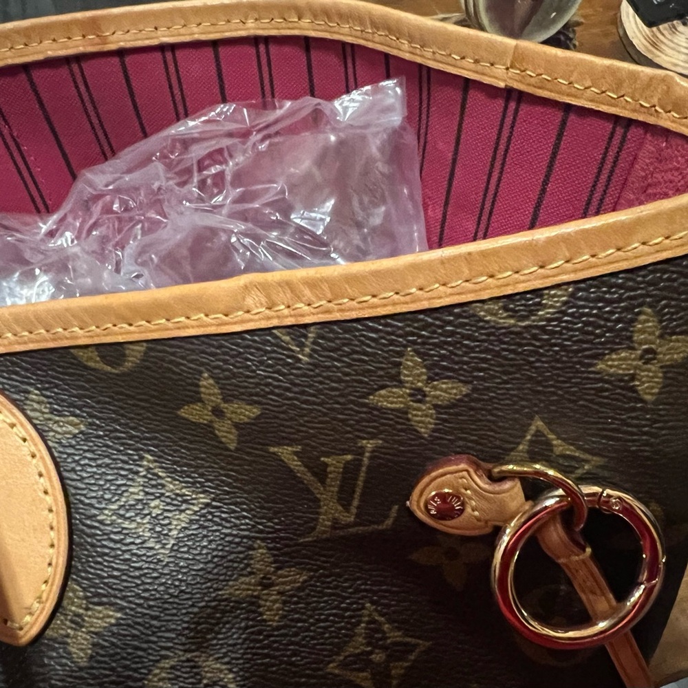 Louis Vuitton Neverfull GM Monogram - Picture 14 of 16
